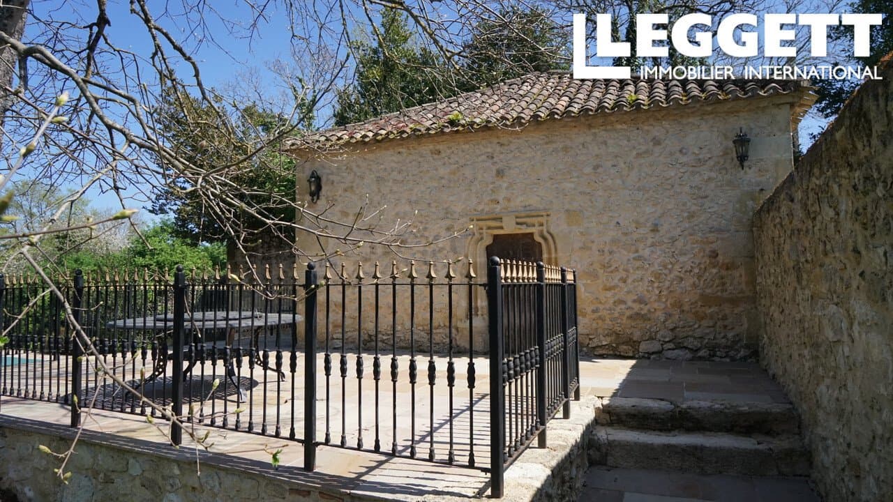 19th Century Château With Pool And Independent Outbuildings Near Saint Emilion 3