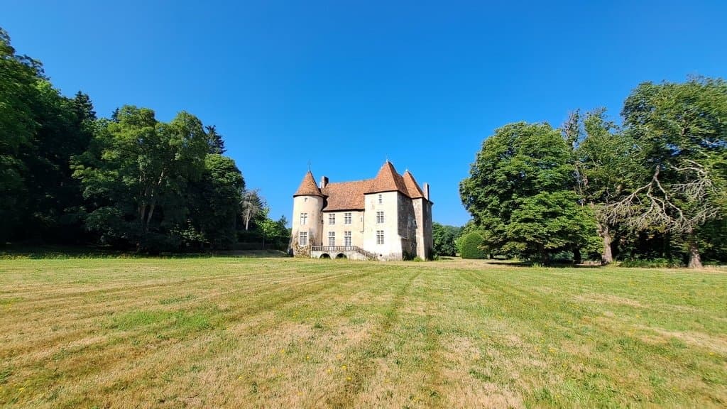 Exceptional Castle With Romanesque Chapel, Gîtes, And 14 Hectare Park 4