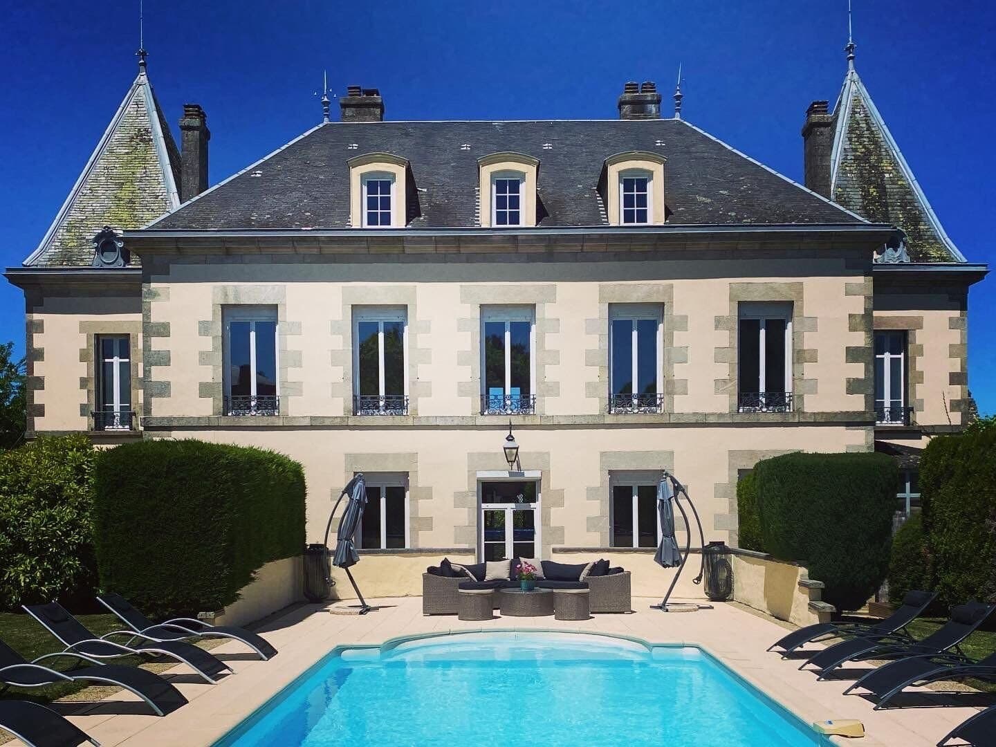 Magnificent Eight-Bedroom Château With Private Gardens And Swimming Pool