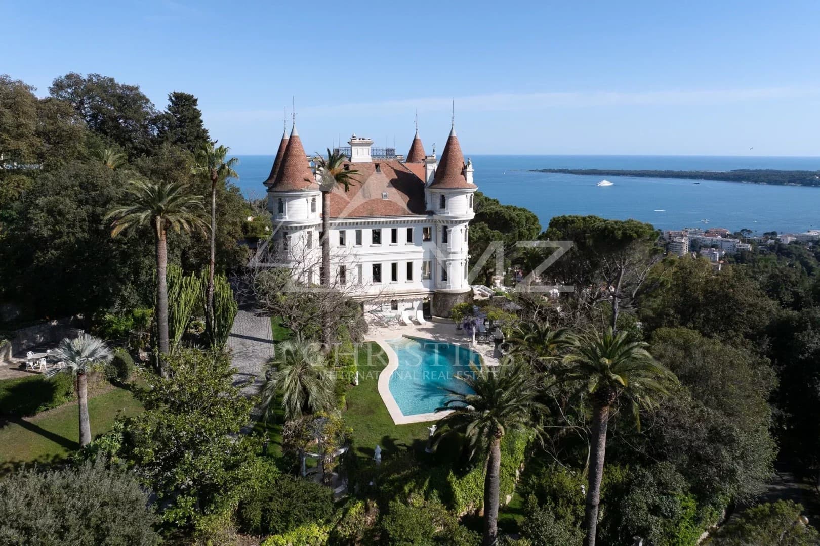 Exquisite 8 Bedroom Château with Pool and Sea Views in Cannes 2