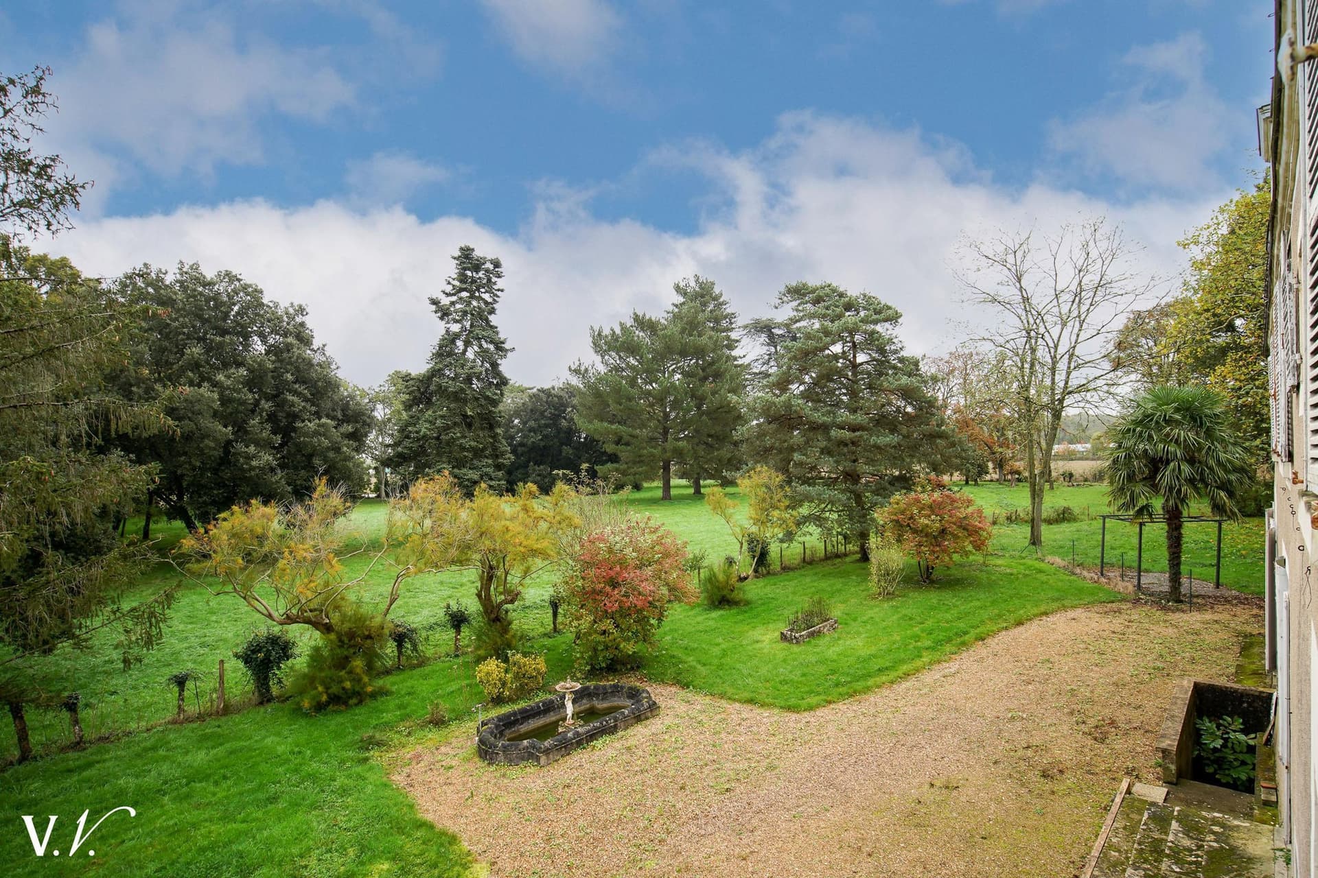 Charming 17th Century Manor With Expansive Grounds 2