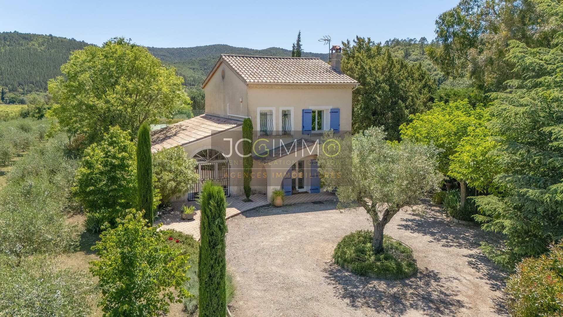 Charming Provençal Villa With Pool, Tennis Court, And Expansive Grounds