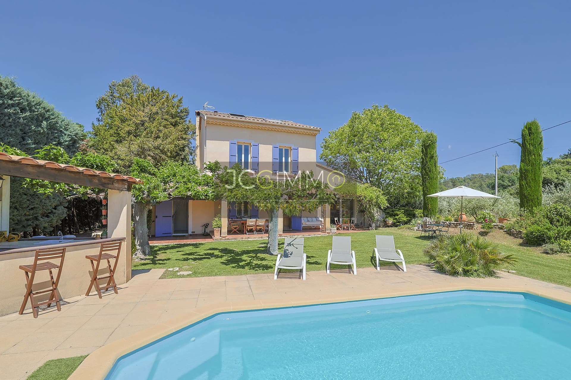 Charming Provençal Villa With Pool, Tennis Court, And Expansive Grounds 2