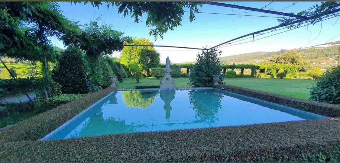 Refined Palace With Wine Production And Expansive Grounds 3