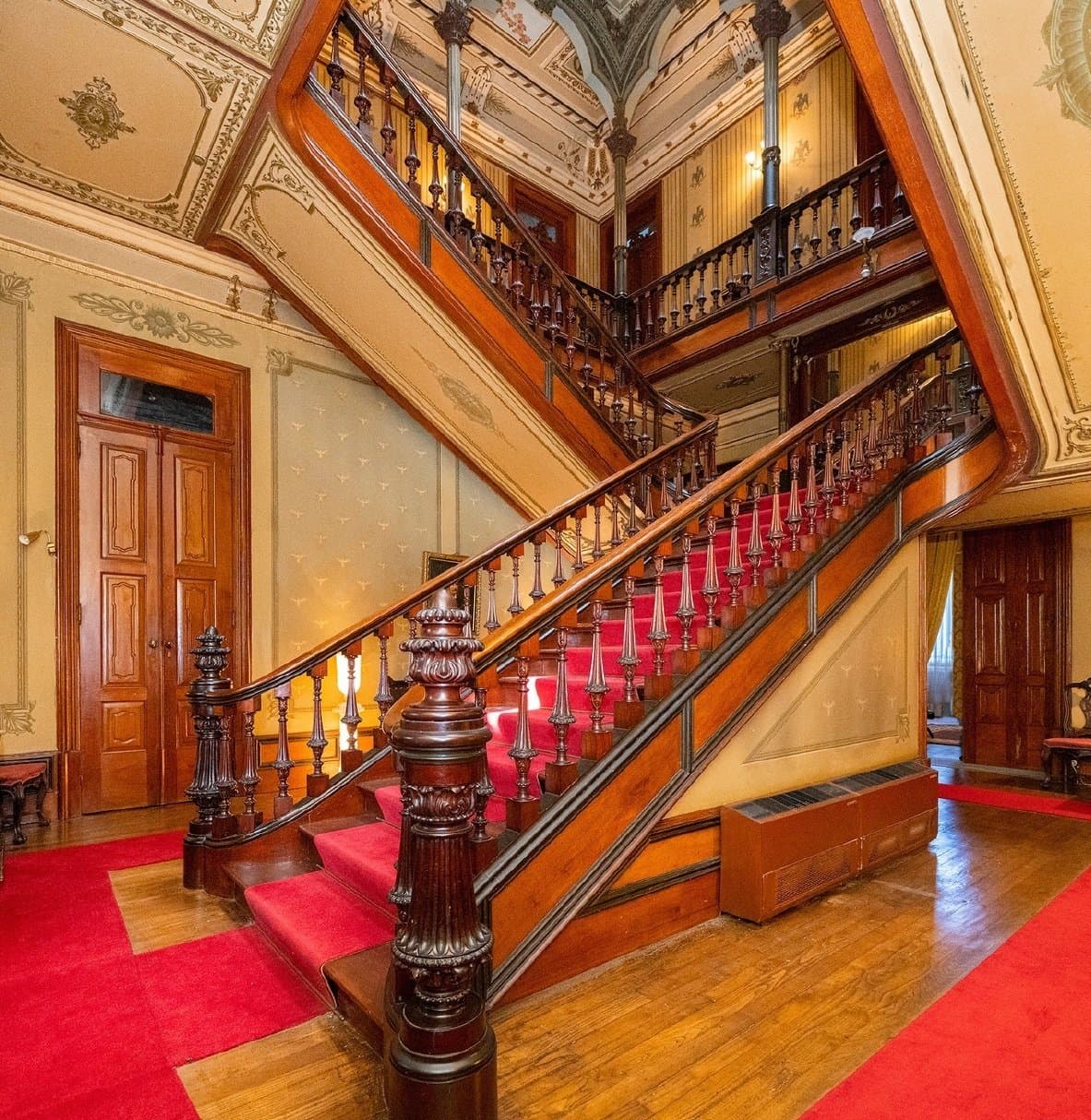 Refined Palace With Wine Production And Expansive Grounds 5