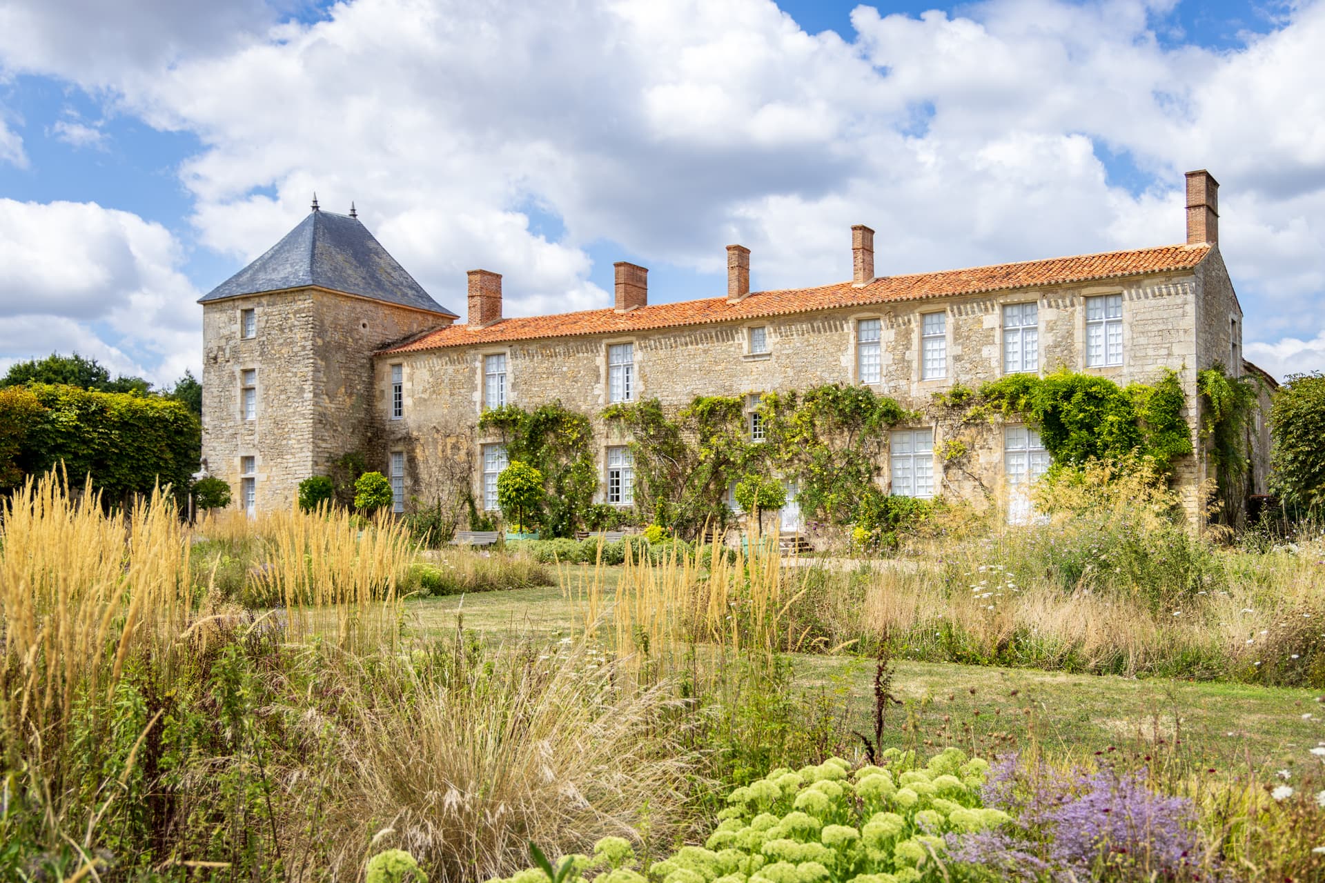 Renovated 16th Century Castle with 10 Bedrooms 3