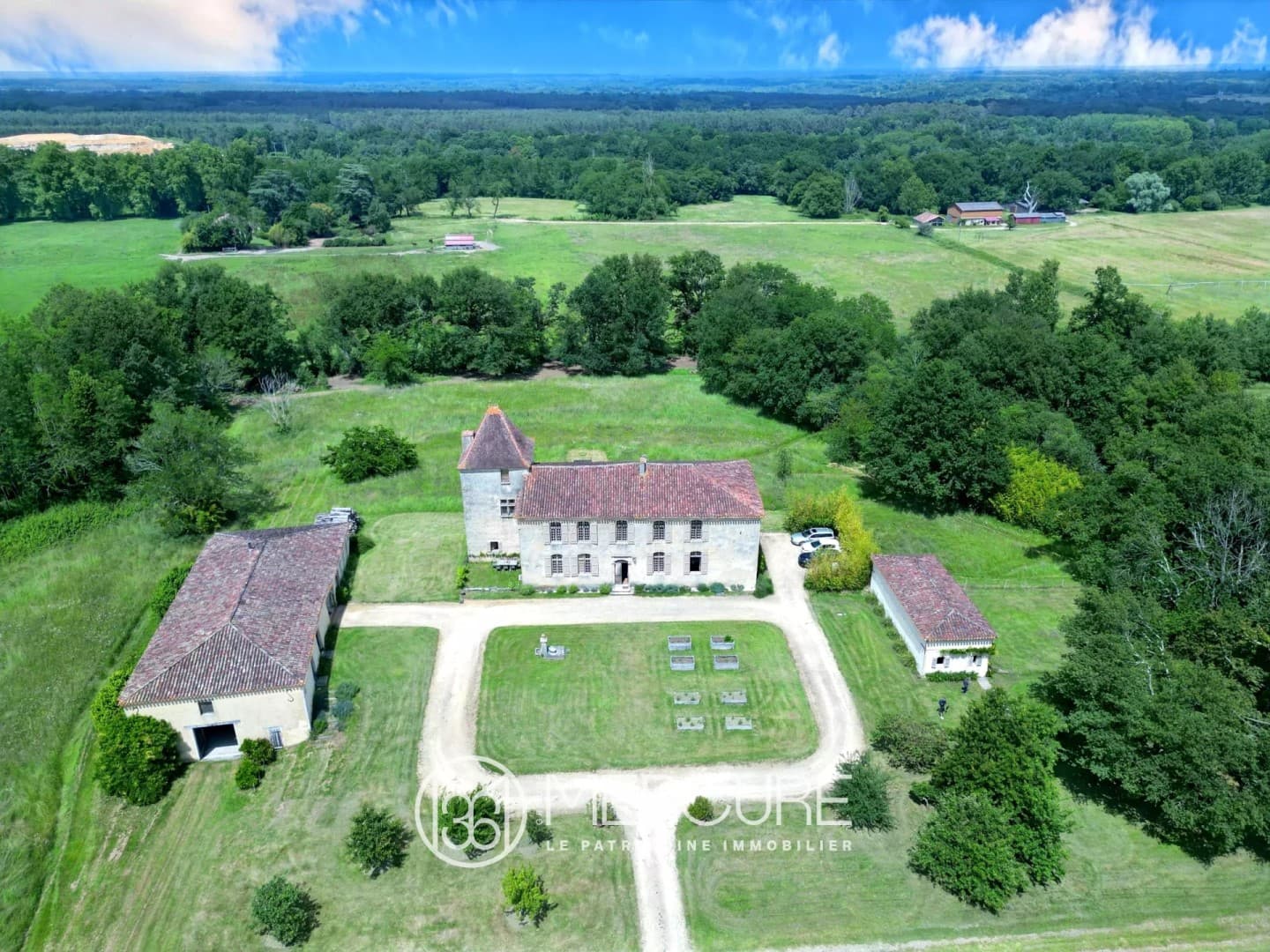 Exceptional Castle With Panoramic Views And Large Swimming Pool 2