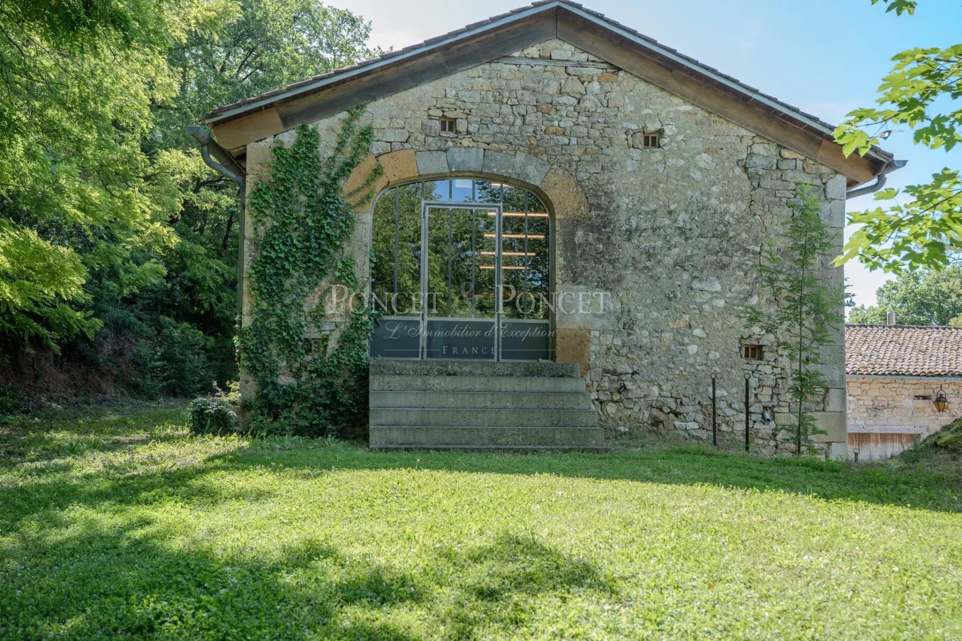 Elegant Renaissance Château with 18 Bedrooms and Swimming Pool 2