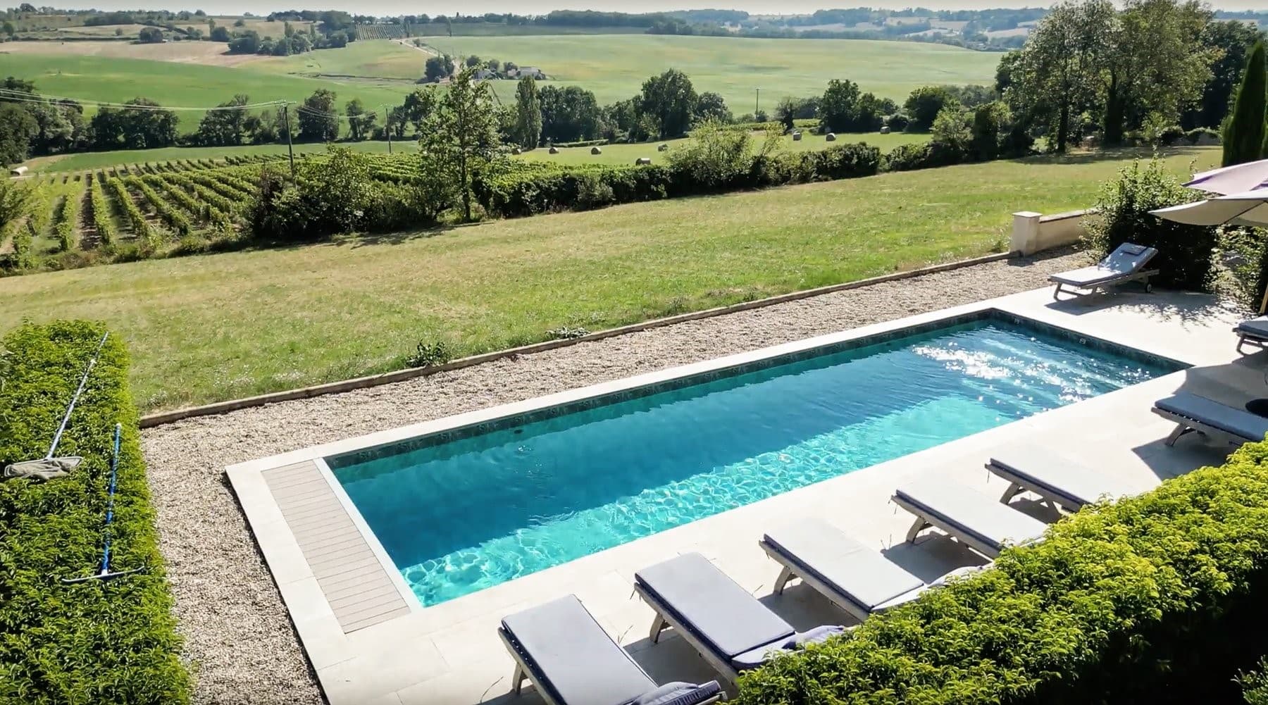 Elegant 19th Century Château With Vineyard And Beautiful Gardens 2