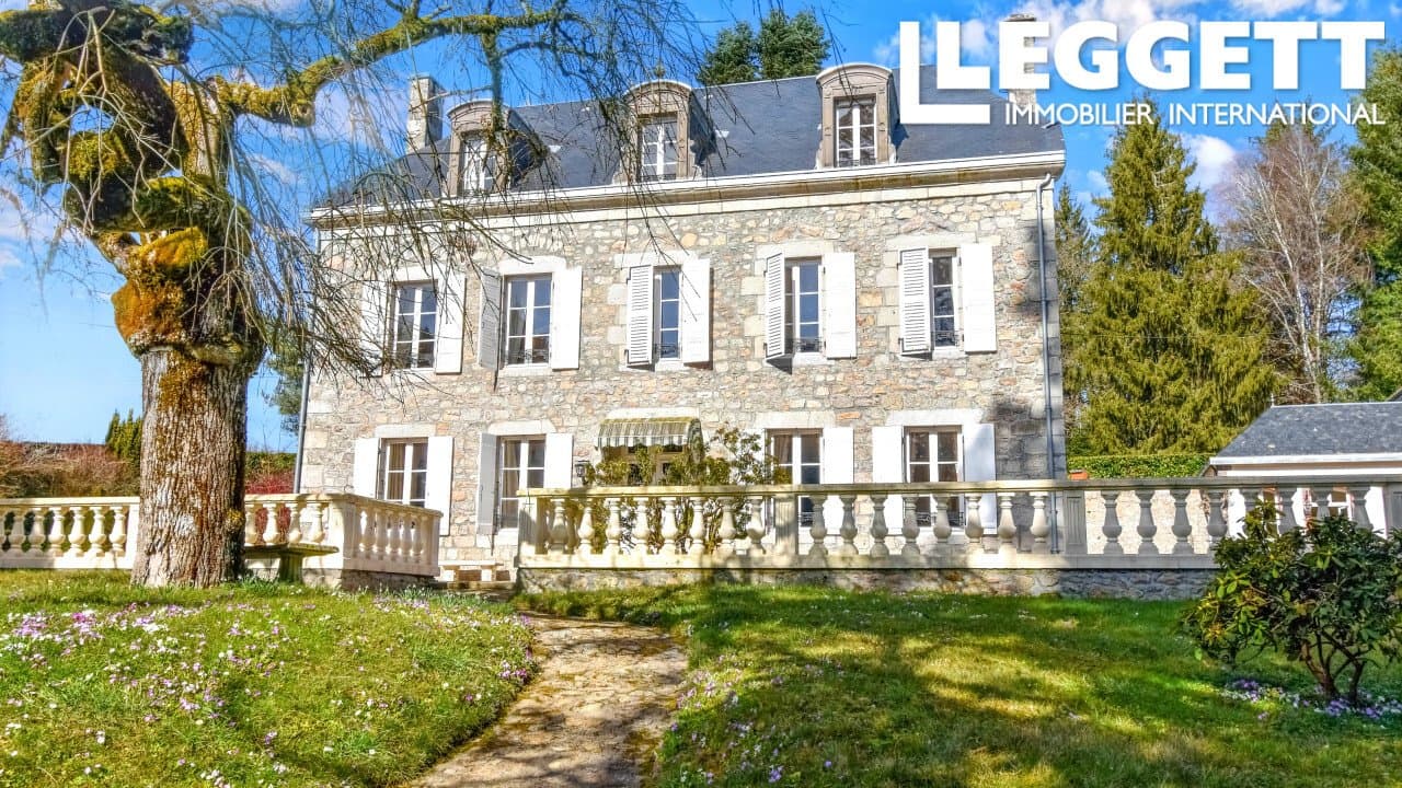 Charming Manor House Nestled in Scenic Meadows and Woodlands — in France