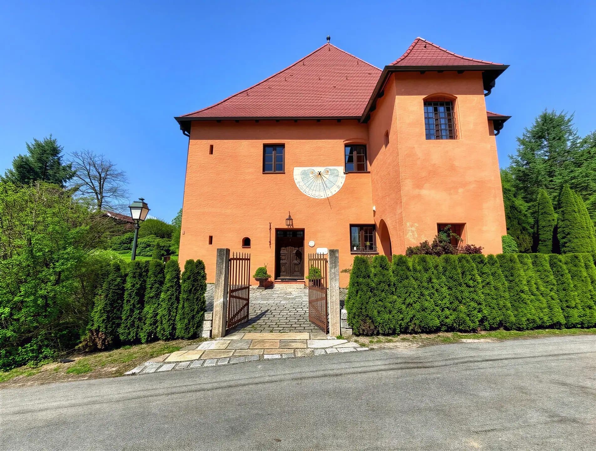 Renovated Early Renaissance Castle With Independent Cavalier House And Beautiful Park — in Dietersburg, Bavaria, Germany