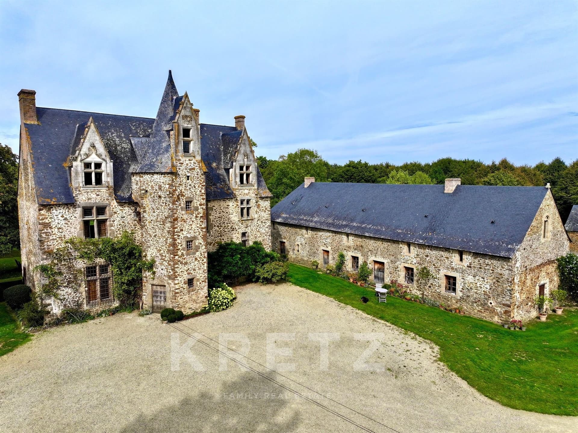 Timeless 15th Century Manor With 3.5 Hectare Lake And 18.7 Hectare Estate 2