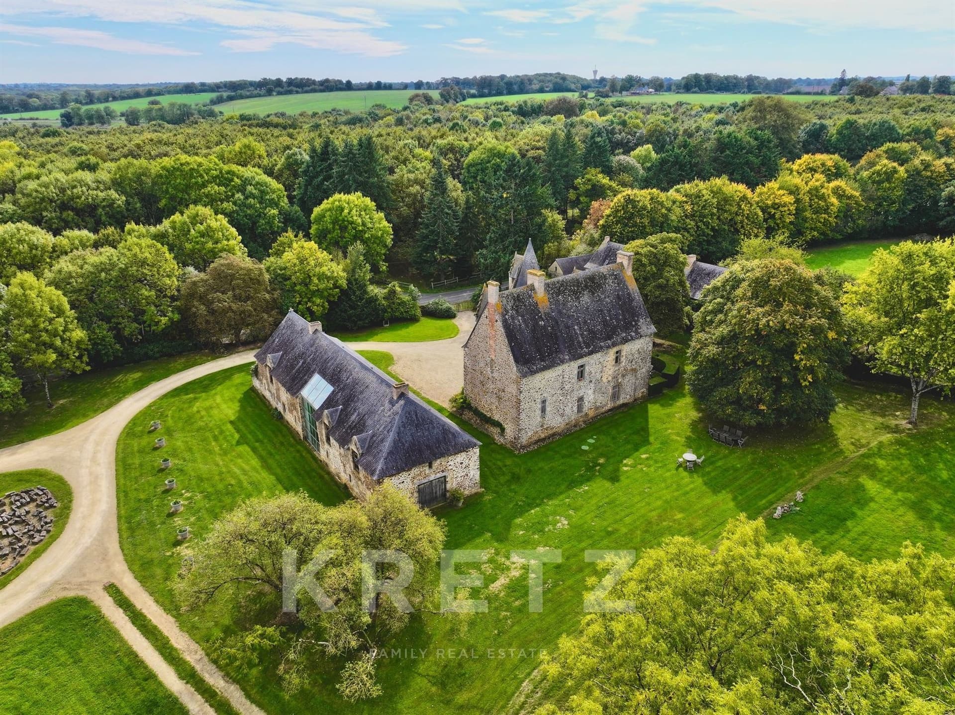 Timeless 15th Century Manor With 3.5 Hectare Lake And 18.7 Hectare Estate 3