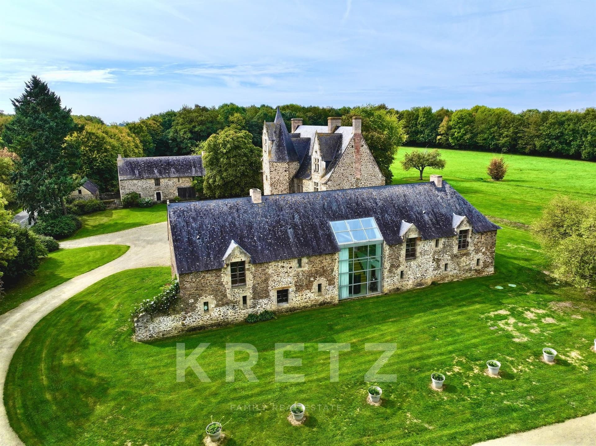 Timeless 15th Century Manor With 3.5 Hectare Lake And 18.7 Hectare Estate 4