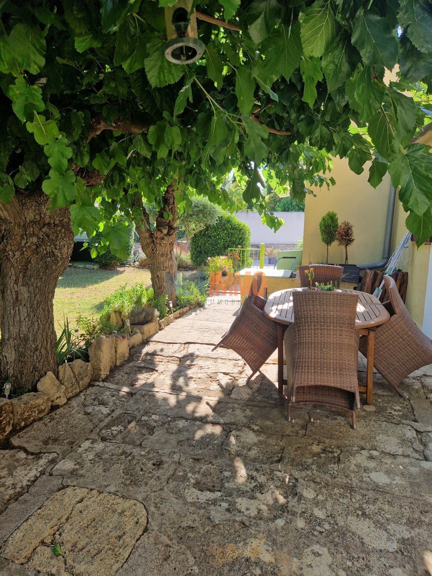 Renovated Building with Pool and Master Suite 4