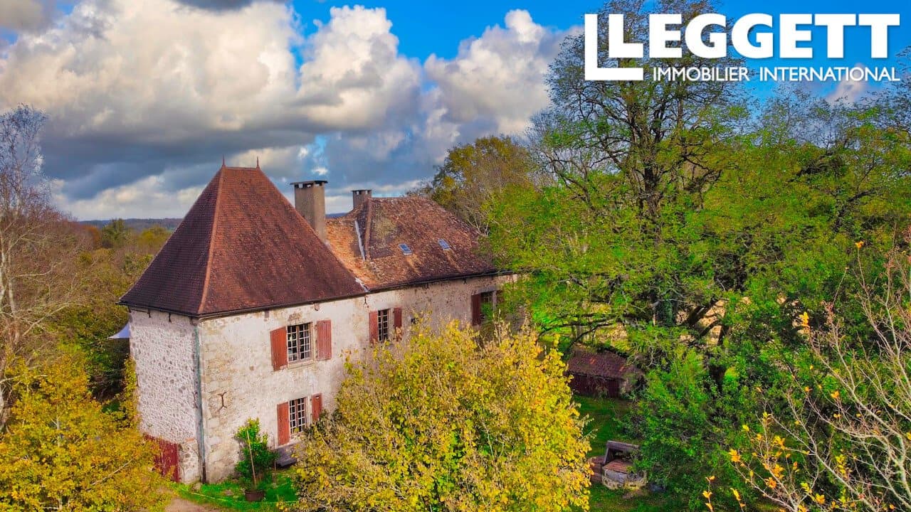 Charming Medieval Manor House With 9 Hectares Of Grounds — Manor House for sale in Dordogne, France