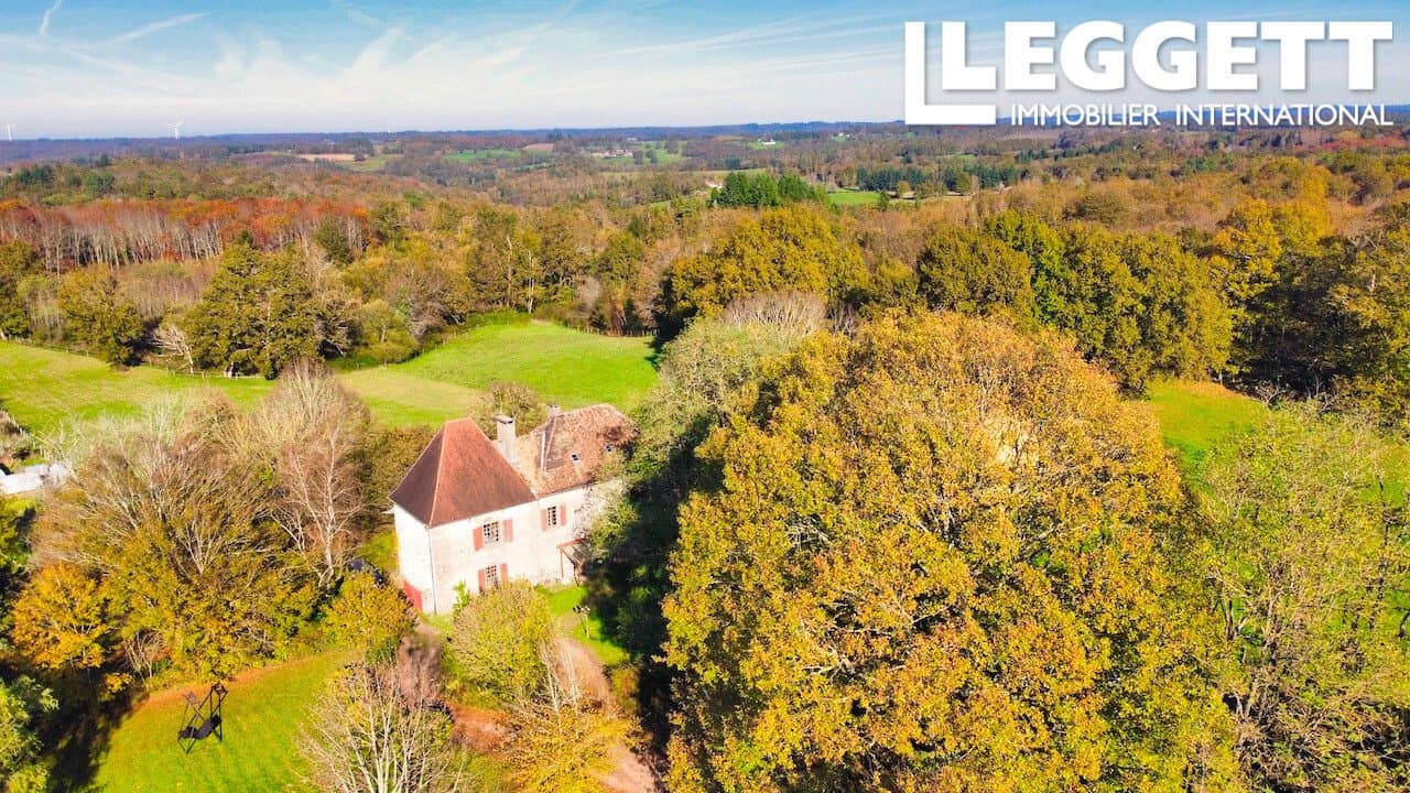 Charming Medieval Manor House With 9 Hectares Of Grounds 2