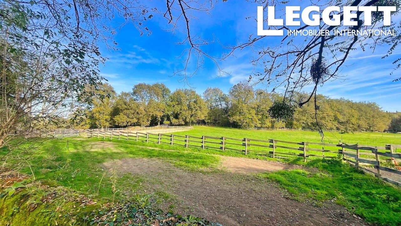 Charming Medieval Manor House With 9 Hectares Of Grounds 4