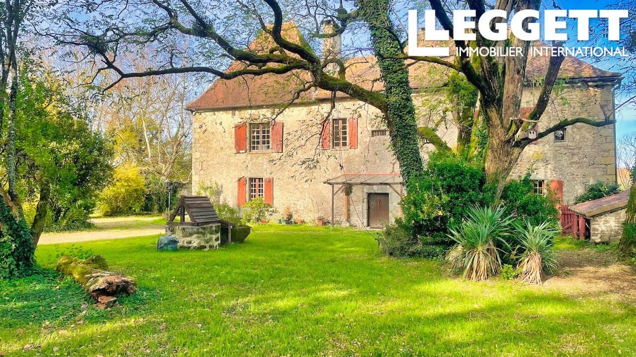 Charming Medieval Manor House With 9 Hectares Of Grounds 5
