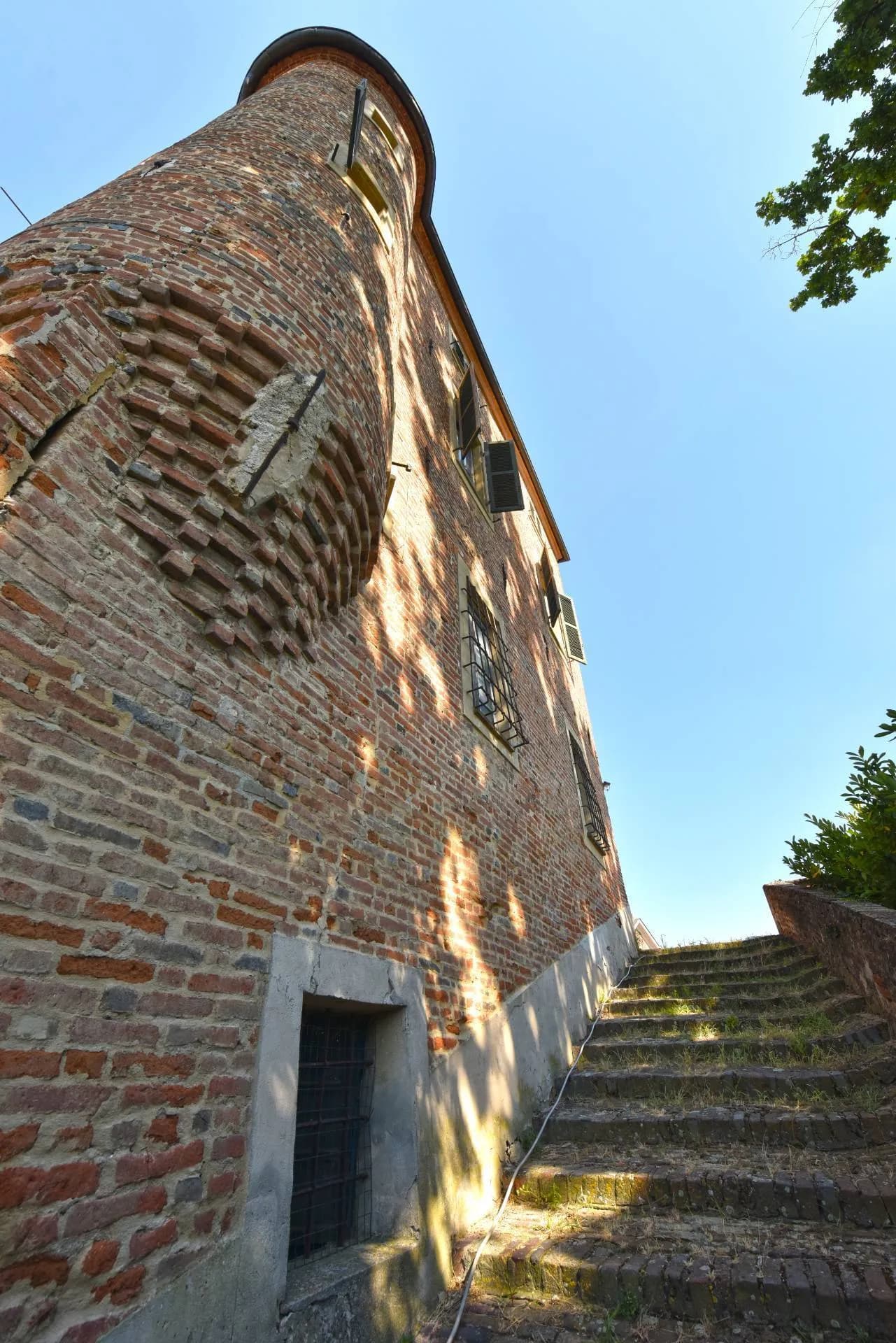 Historic Castle With Panoramic Terrace And Expansive Grounds 5