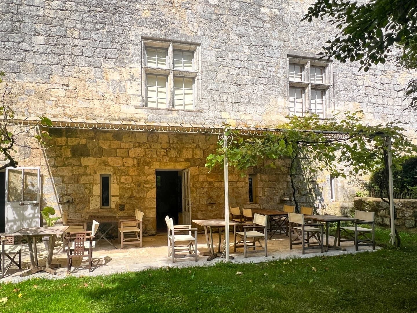 Château de Fourcès 2 Bedrooms 4