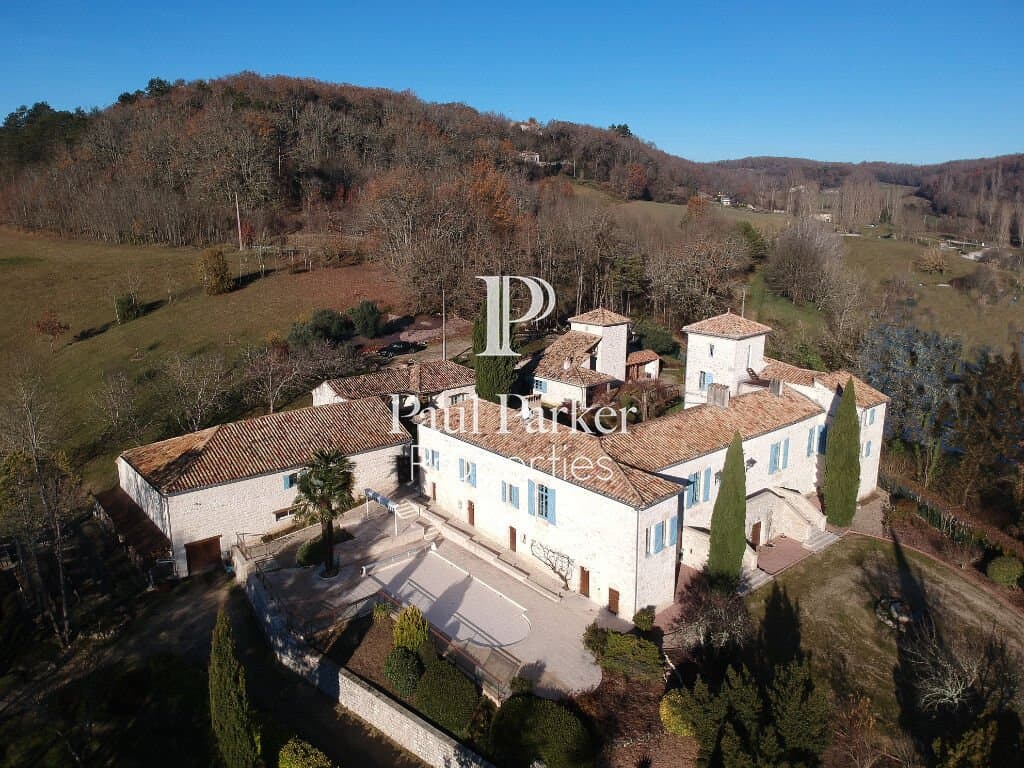 Exceptional 18th Century Castle With Heated Pool And Golf Course 2