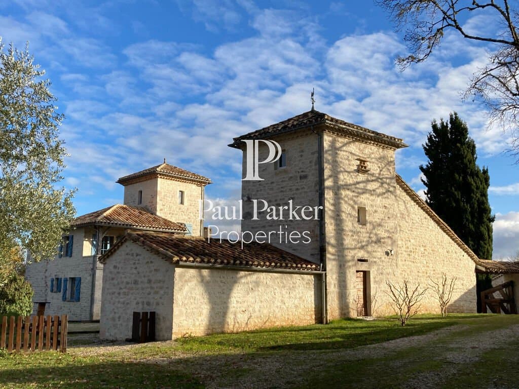 Exceptional 18th Century Castle With Heated Pool And Golf Course 5