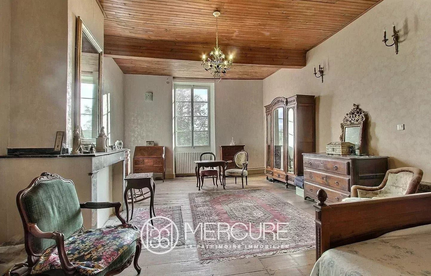 Historic Château With 6 Bedrooms And Outbuildings Overlooking The Pyrenees 4