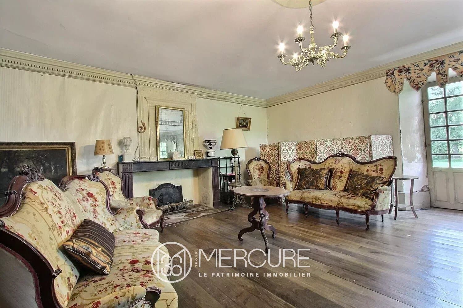 Historic Château With 6 Bedrooms And Outbuildings Overlooking The Pyrenees 5
