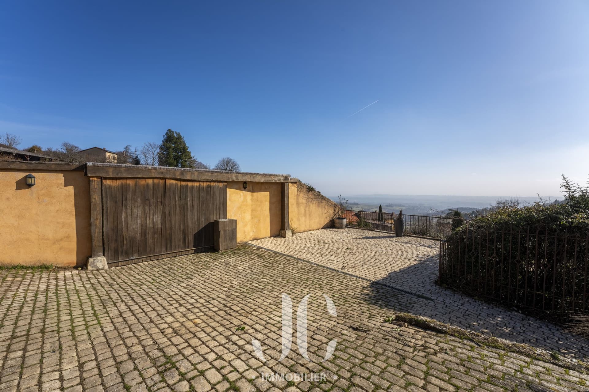 Historic Residence With Panoramic Views And Natural Pond Pool 3