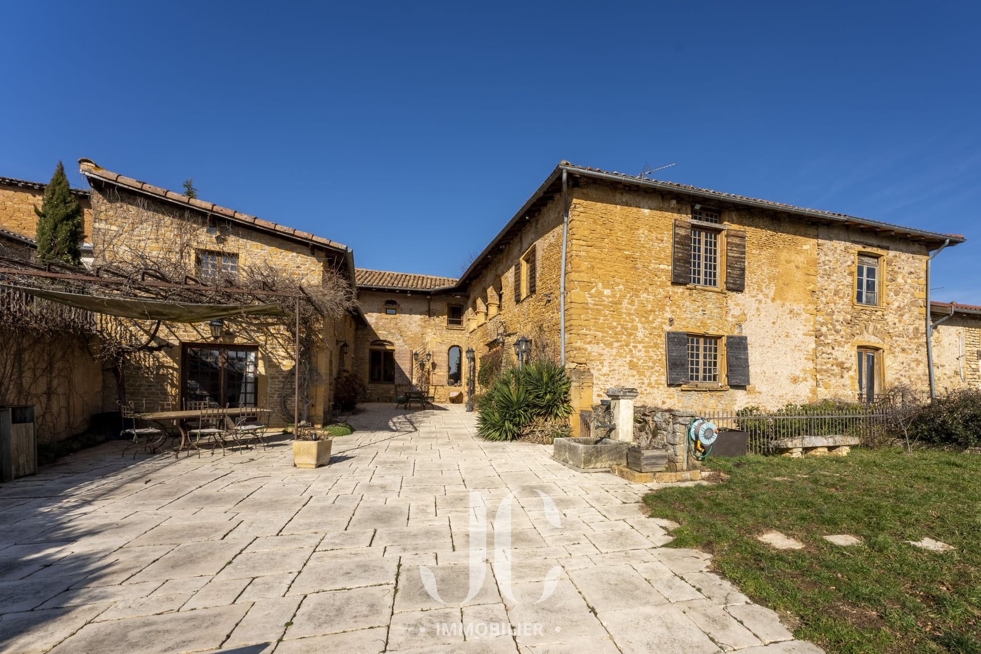 Historic Residence With Panoramic Views And Natural Pond Pool 4