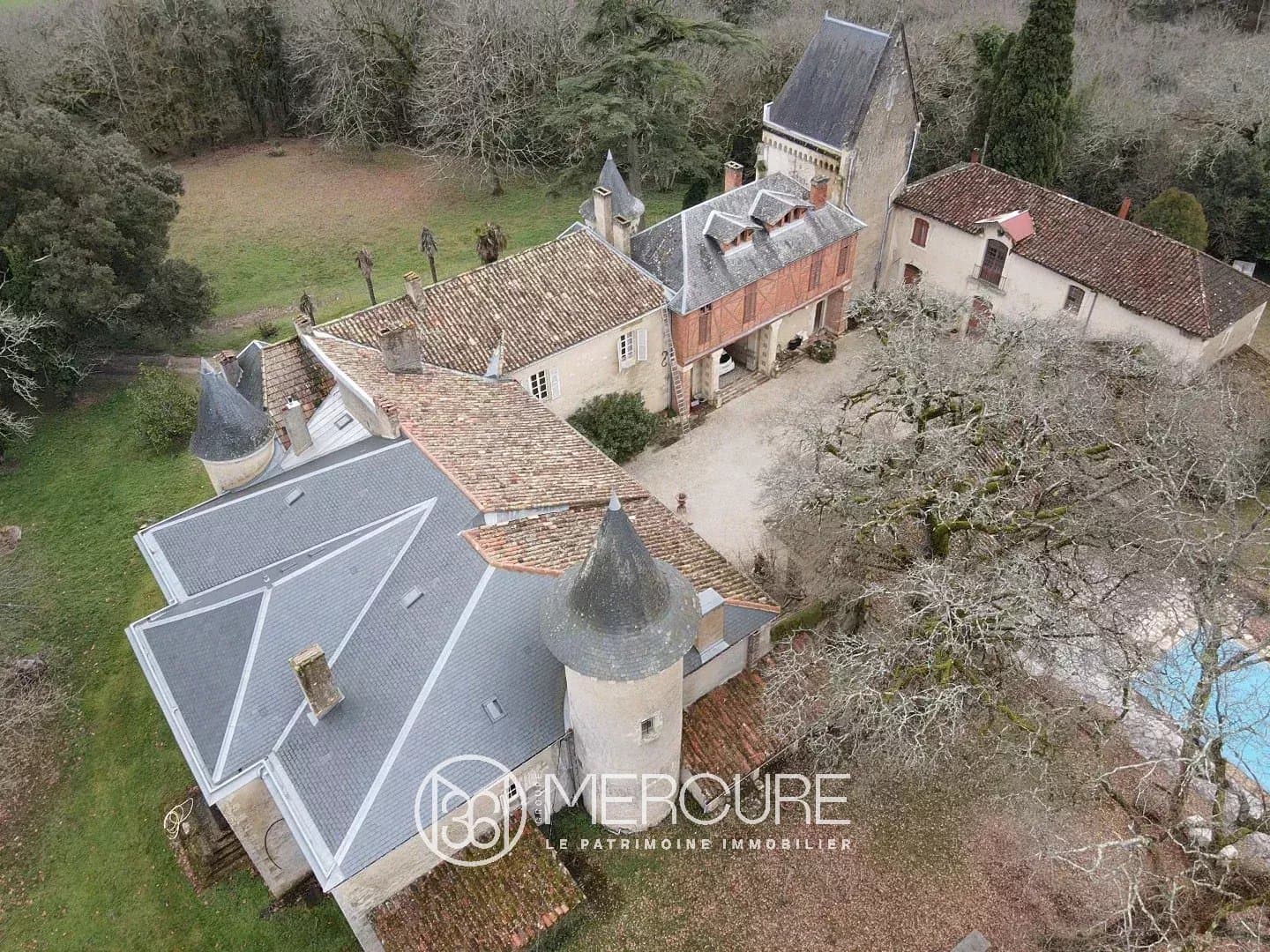 Historic Castle With Inner Courtyard And Chapel Near Auch 4