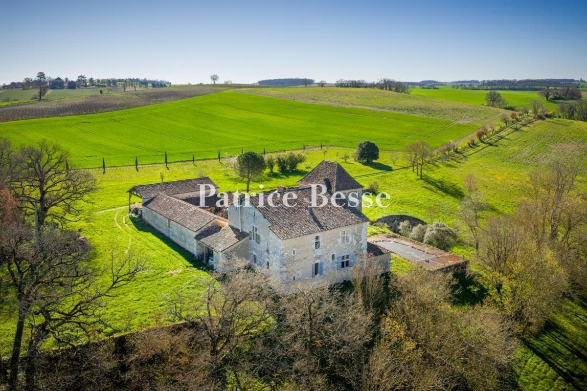 Charming 13th And 17th Century Fortified Manor House With Outbuildings