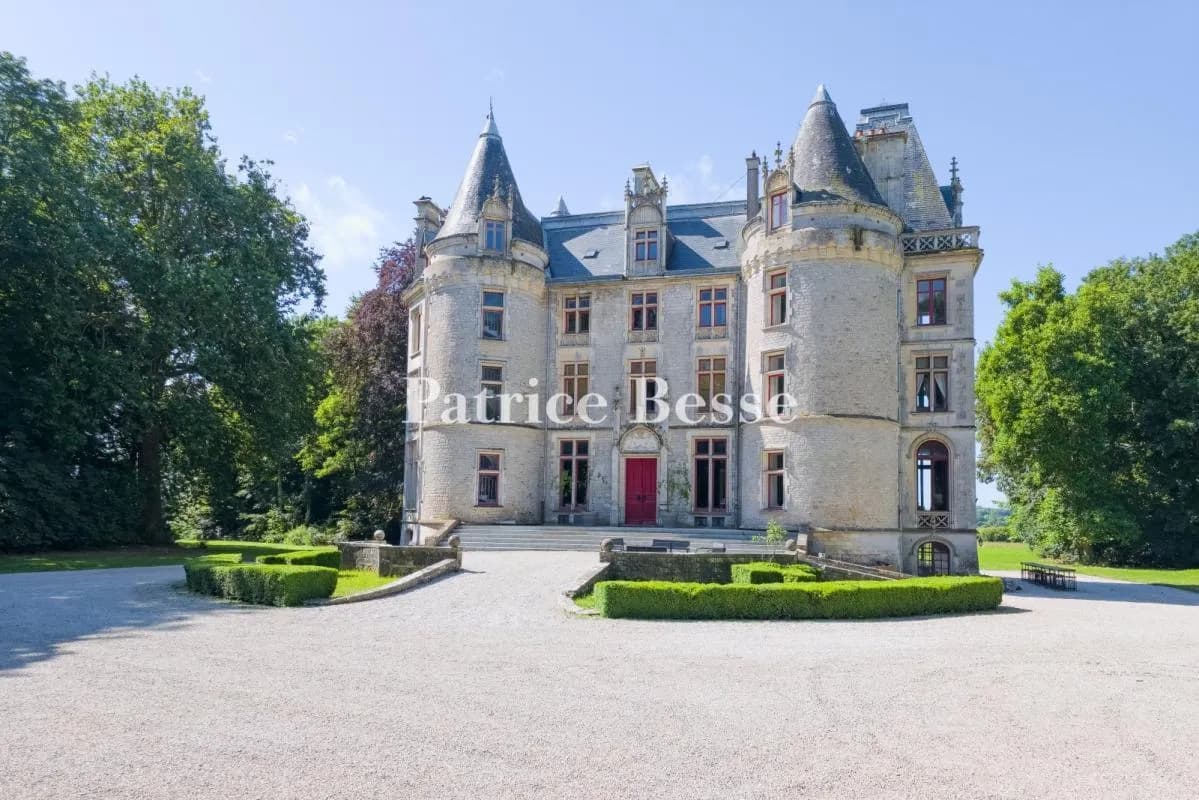 19th Century Château With Extensive Parkland And Farmland