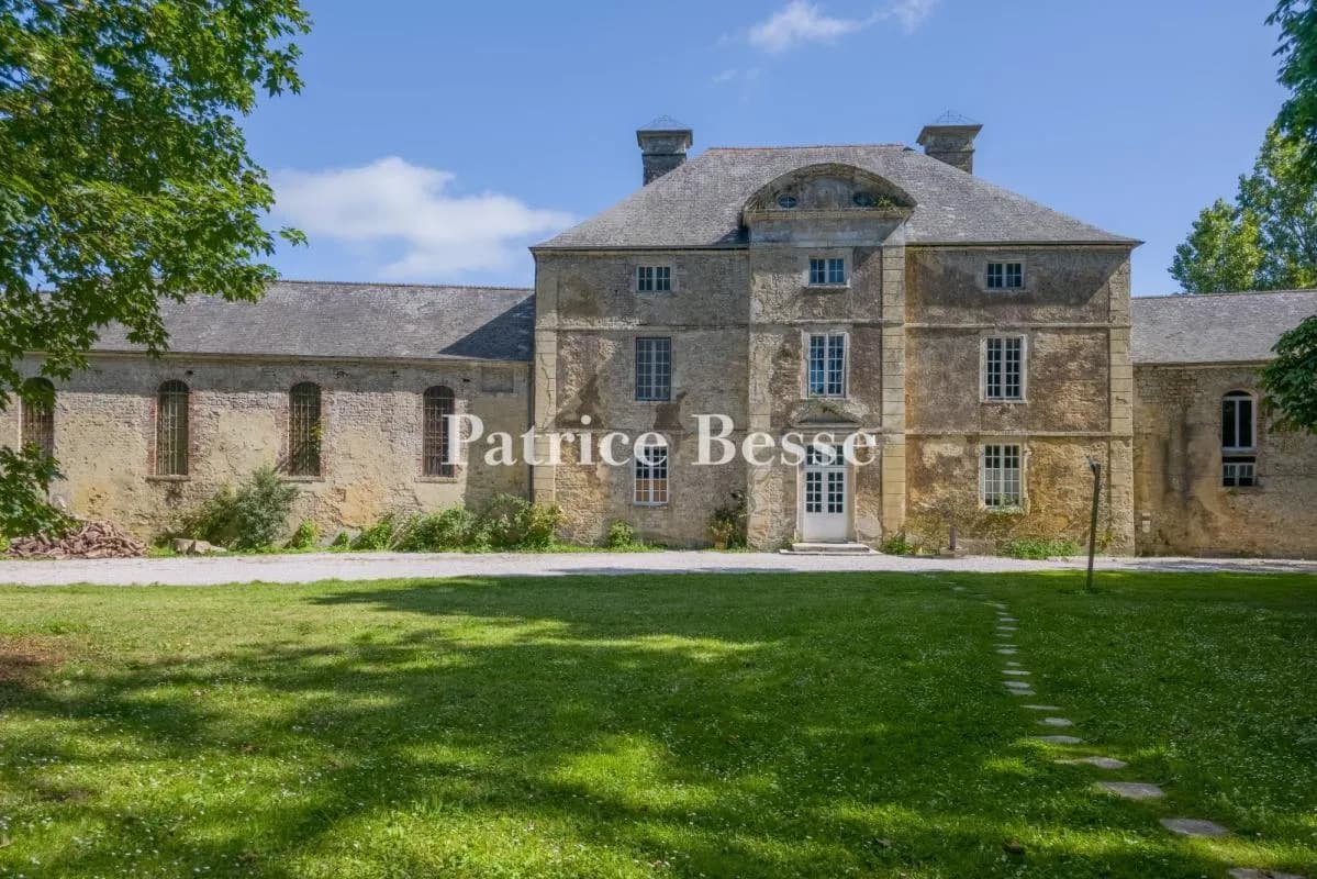 19th Century Château With Extensive Parkland And Farmland 3