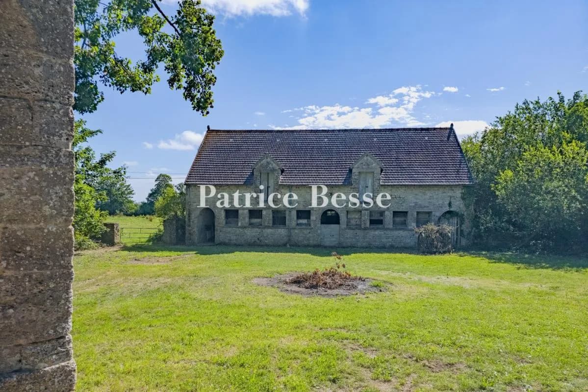 19th Century Château With Extensive Parkland And Farmland 5