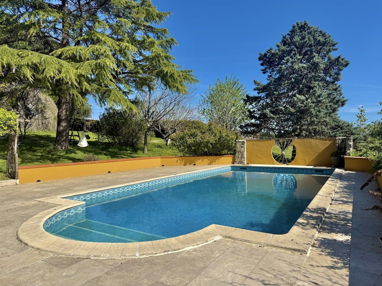 Substantial House With Gîte, Barn, Pool, And 3 Hectares Of Land 4