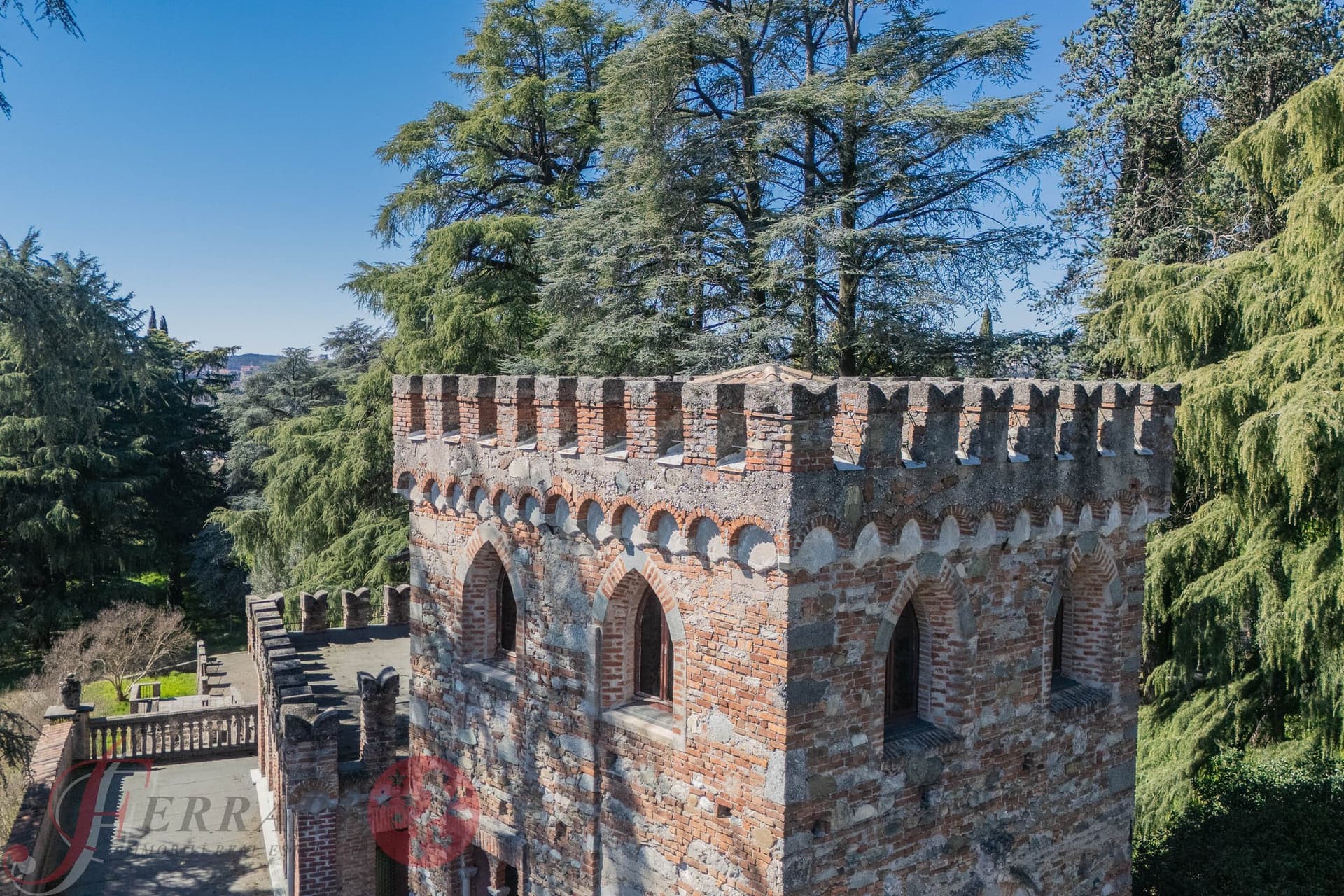 Historic Castle With Expansive Parkland And 360-Degree Views 5