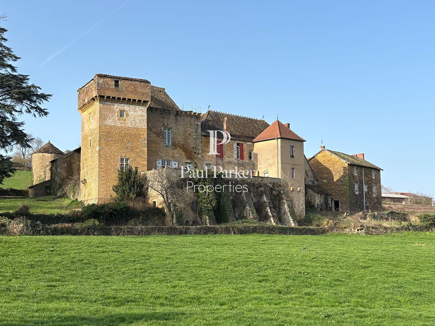 Historic 12th Century Castle With Independent Guest House