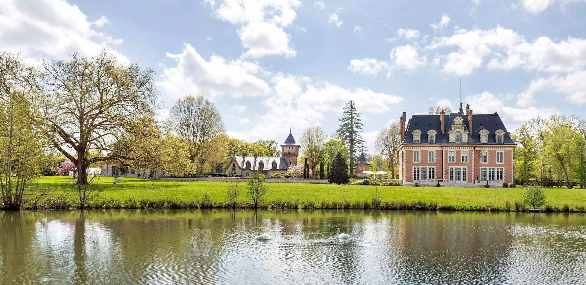 Renovated 19th Century Château Set Within A 30 Hectare Wooded Estate 5