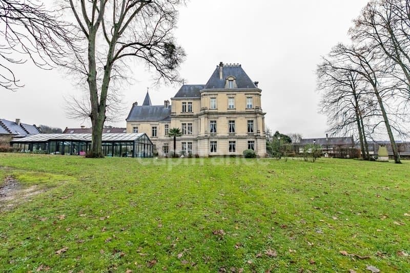 Château 750.0 Sqm 7 Bedrooms 4