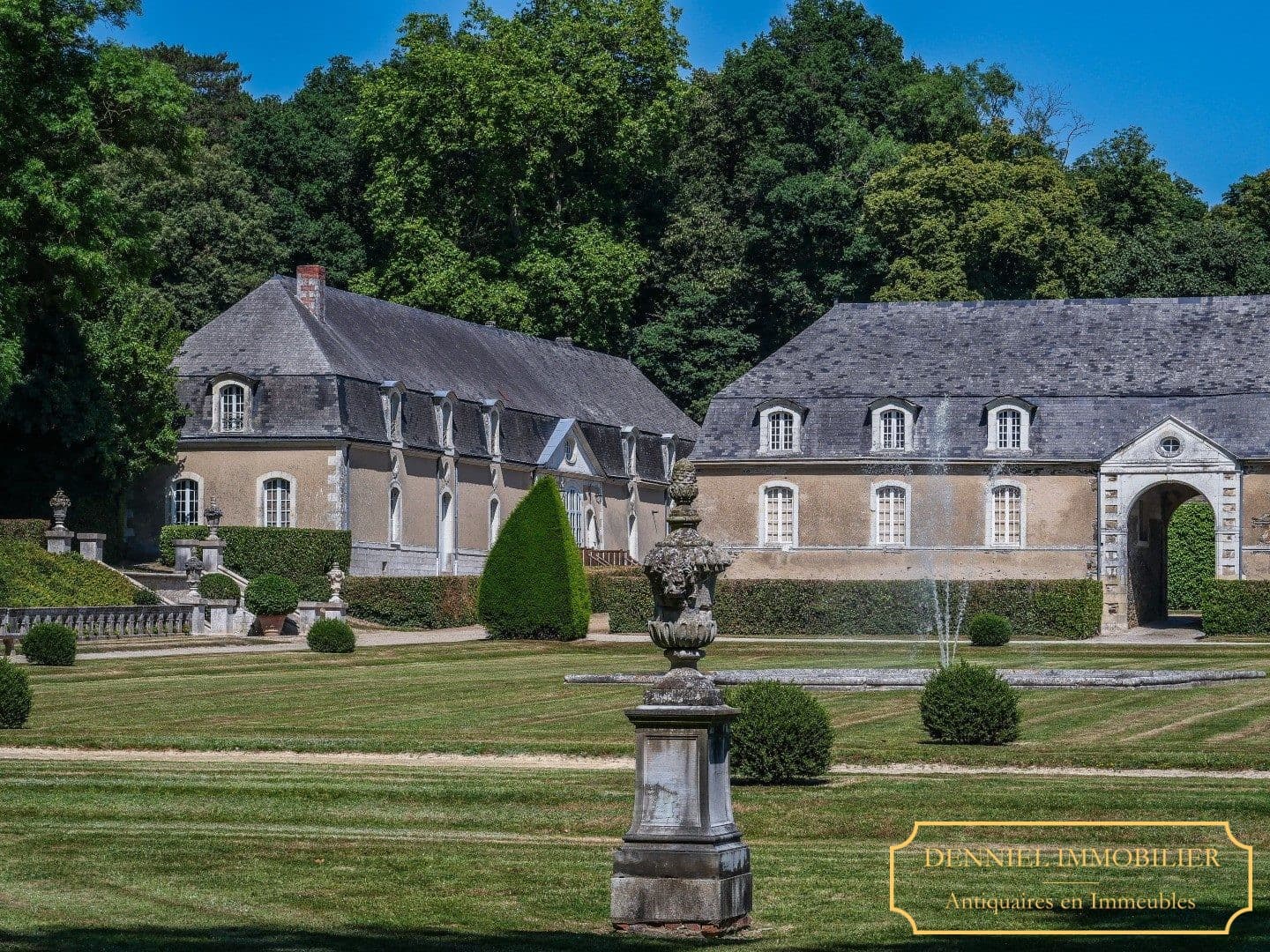 Quasi-Royal Château with Private Racecourse and 300 Hectares of Parkland 3
