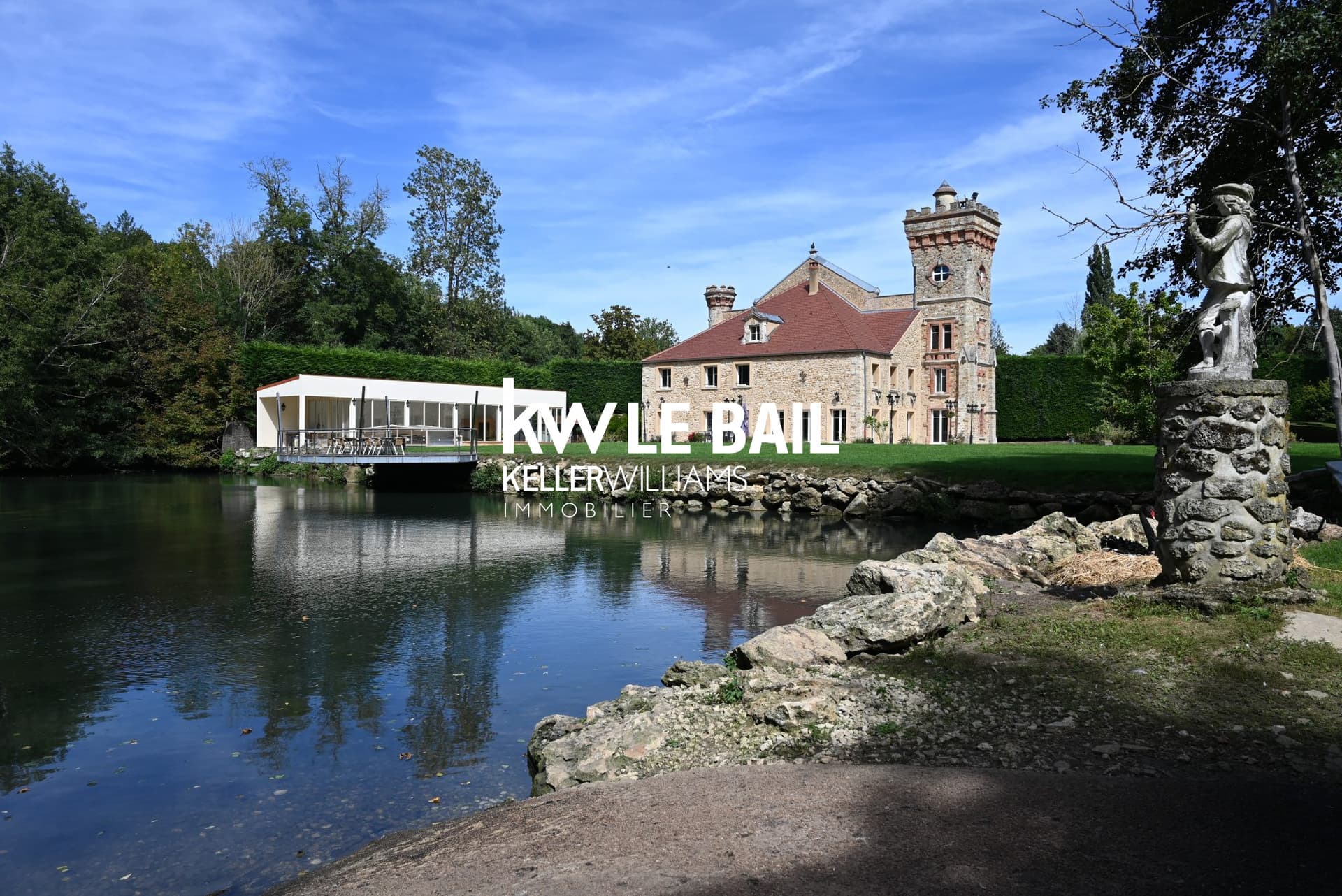 Charming Castle with Swimming Pool in a Quiet Environment 5