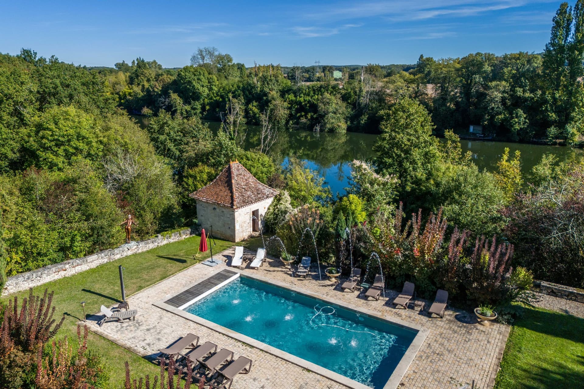 Stunning 13th Century Château With Event Facilities And River Access 3