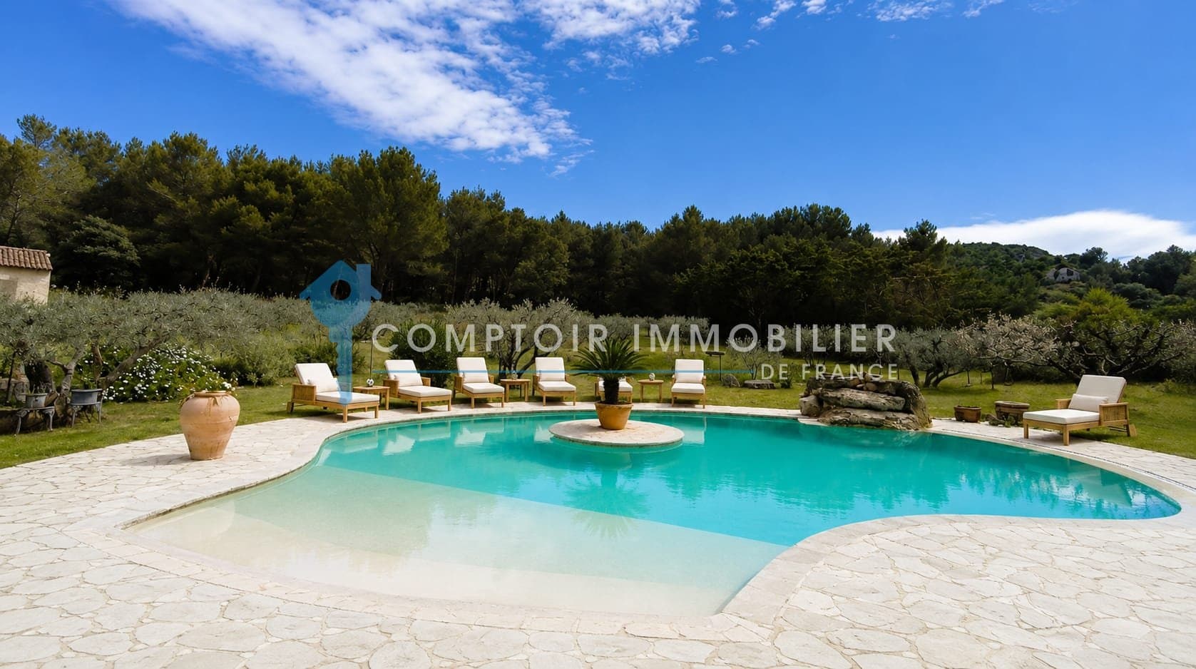 Exceptional Property With Pool And Independent Chalet In Les Baux-de-Provence 2