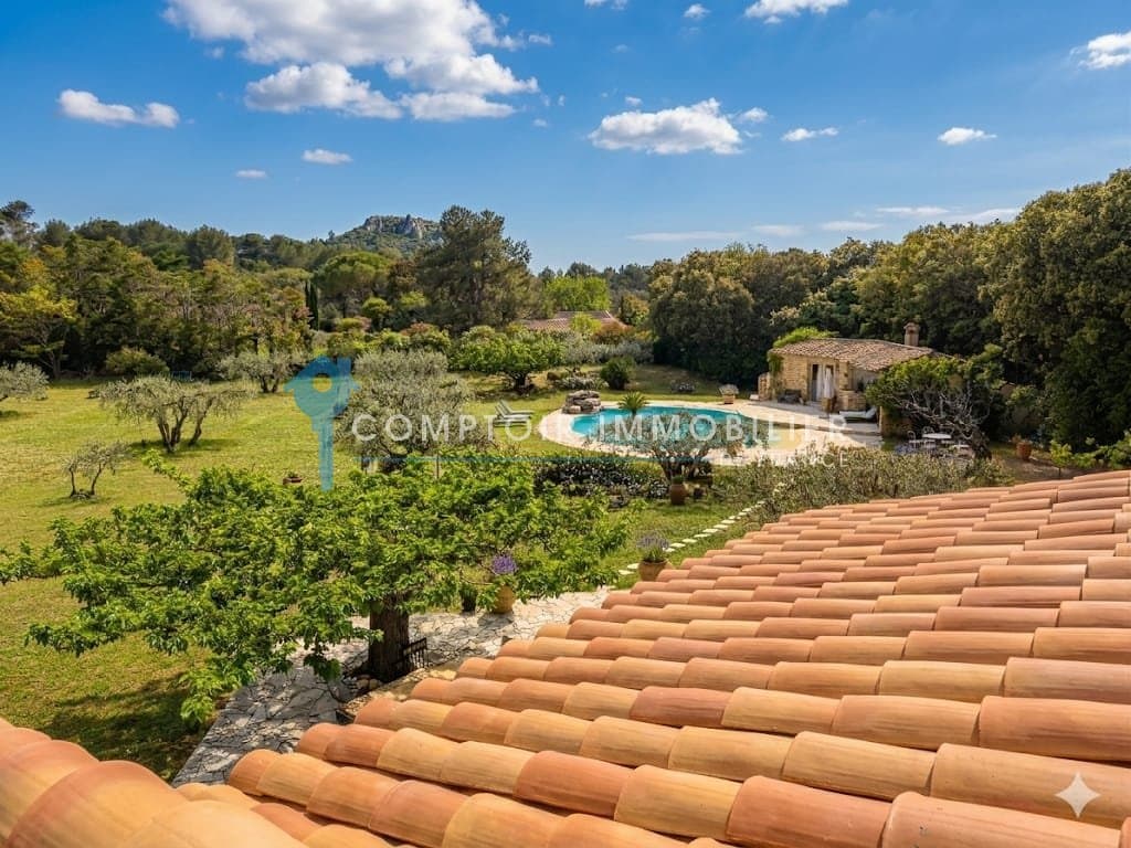 Exceptional Property With Pool And Independent Chalet In Les Baux-de-Provence 3