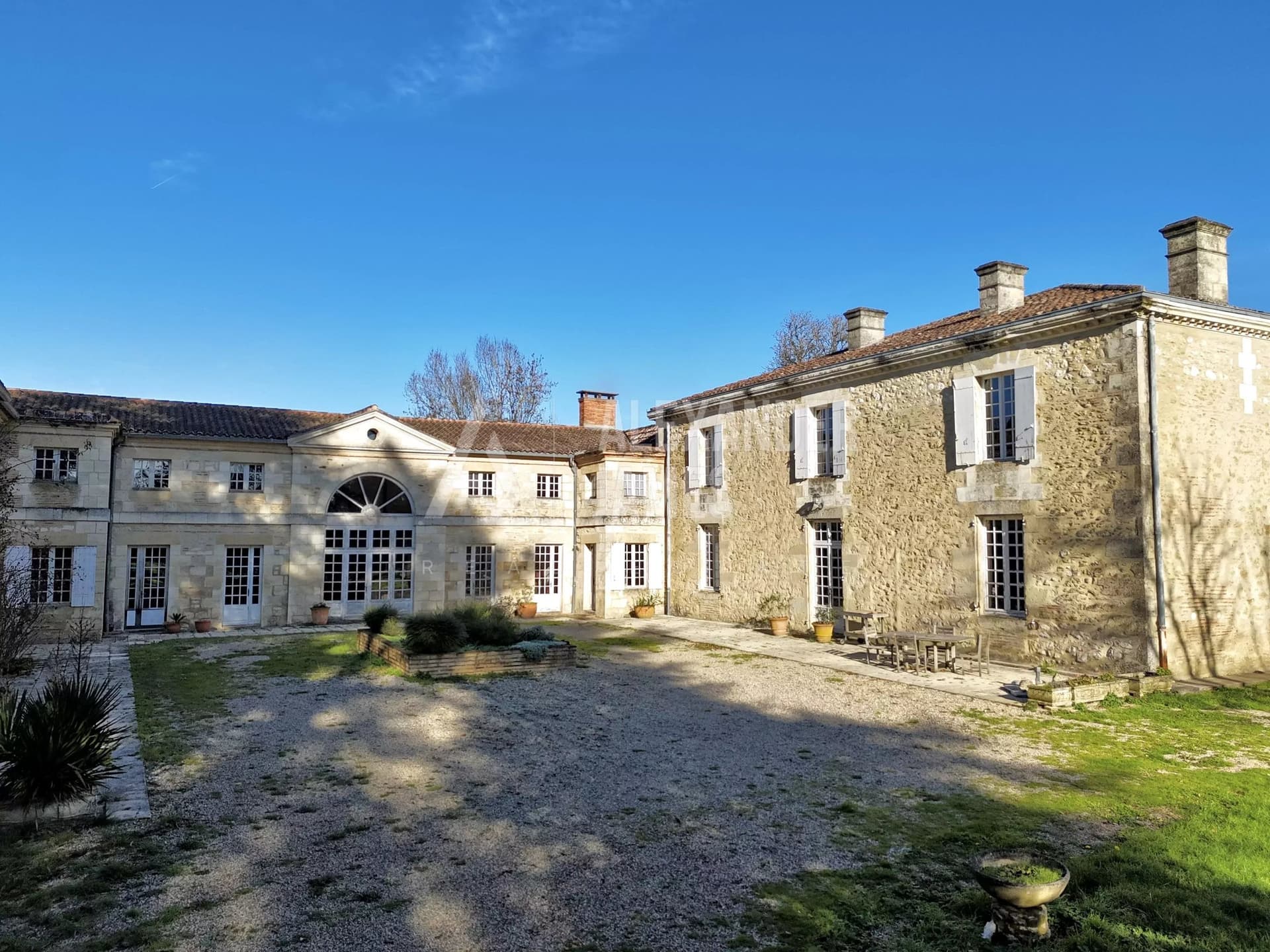 Elegant Château With Event Potential Set In 12.4 Hectares Of Parkland