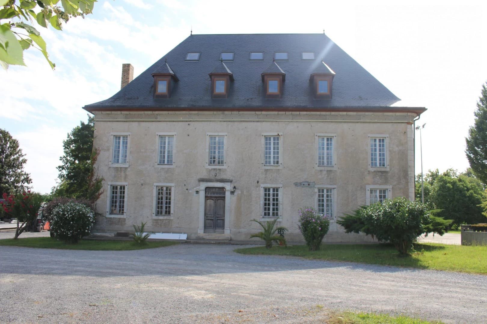 High-Potential Estate With Château And Manor Near The Basque Coast 5