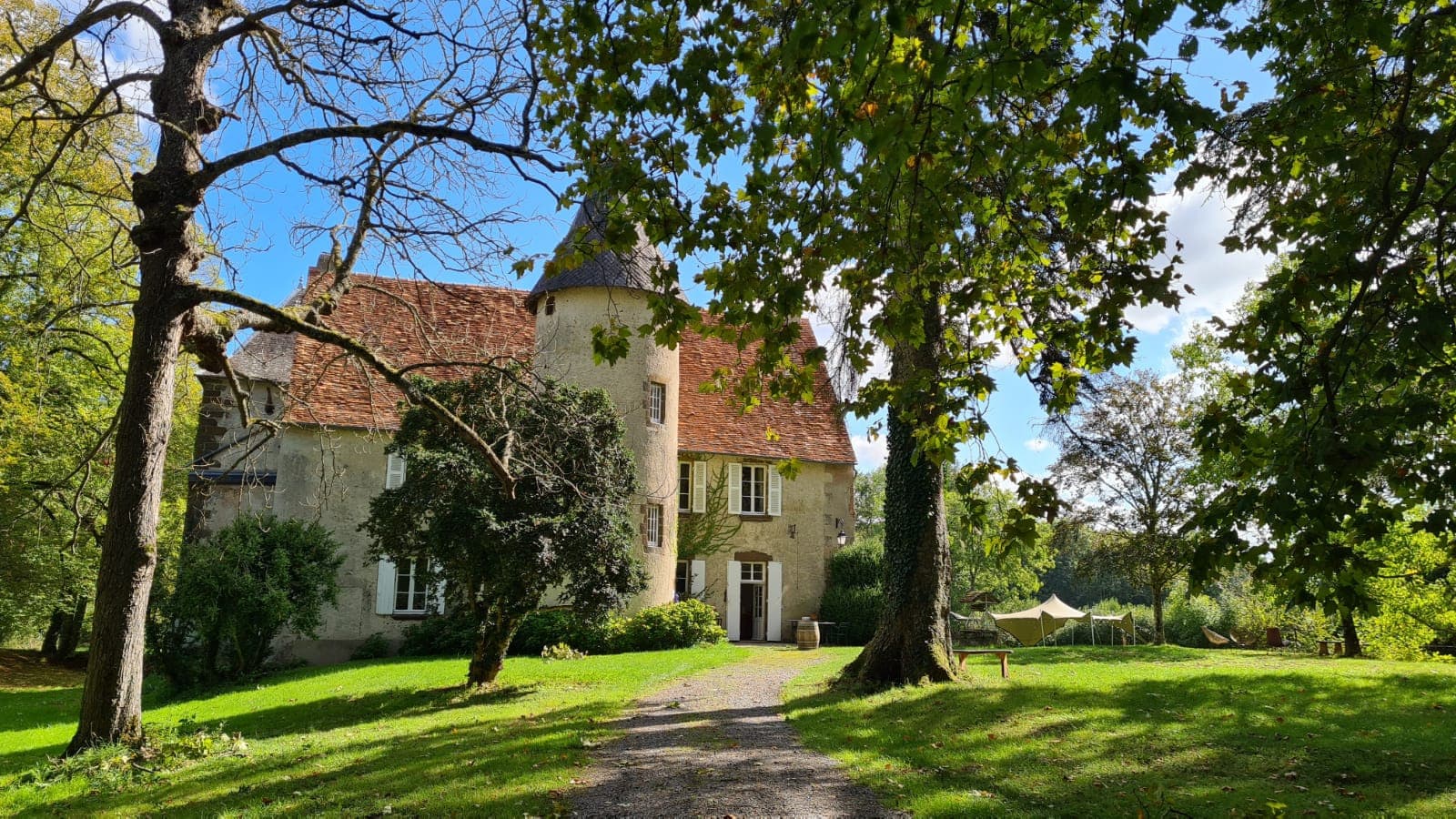 Historic Castle with 600 Sqm and 5 Bedrooms 2