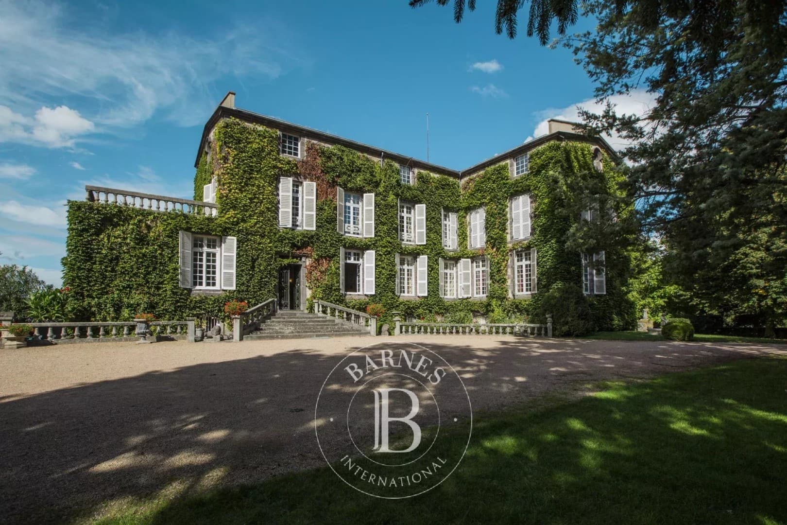 Elegant Château with Extensive Grounds and Event Hosting Potential 2